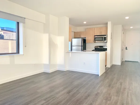 520 West 43rd Street image 1 of 27