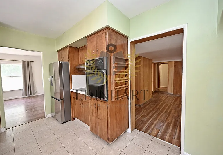 145 E University Ave — Photo 19