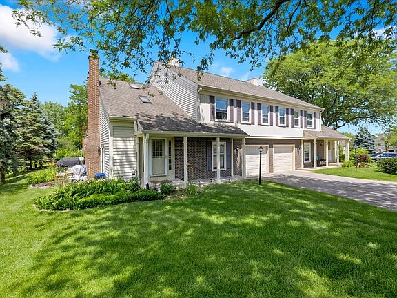 3rd image of 2684 College Hill Cir