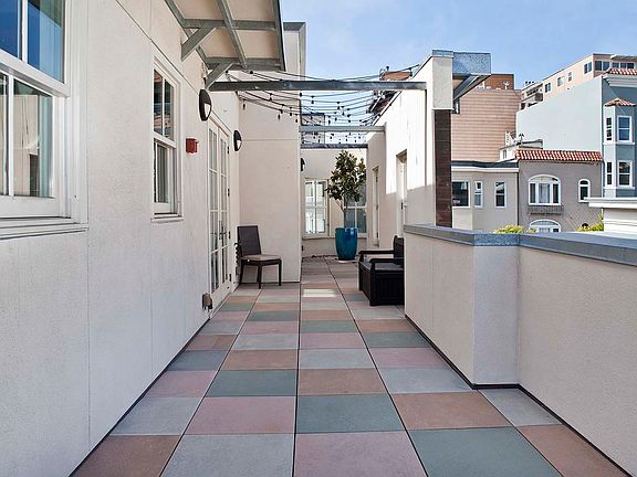3rd image of 567 Vallejo St #500