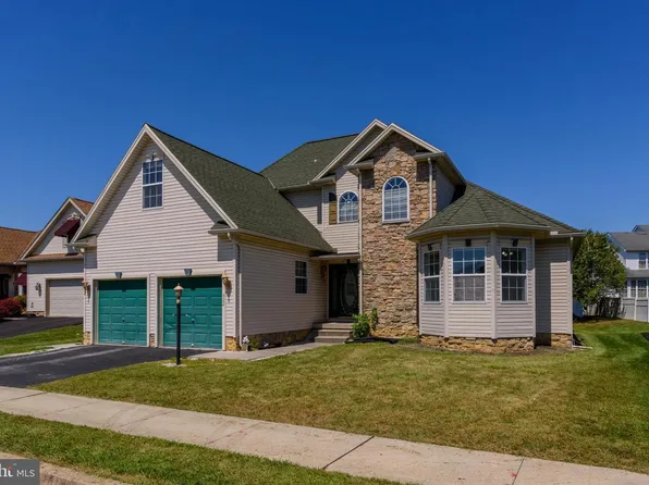 322 Fox Knoll Ct, Hanover, PA 17331