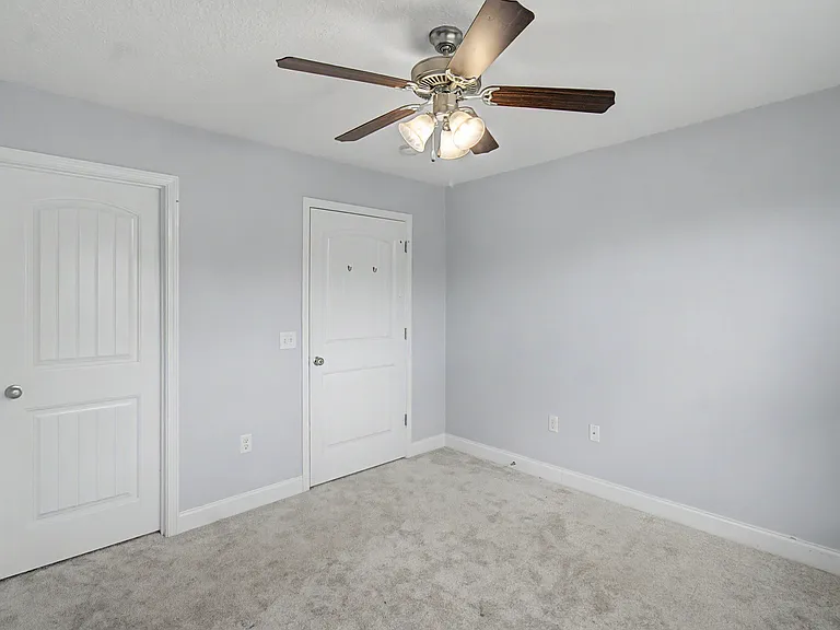 151 Lincoln Way NE — Photo 30