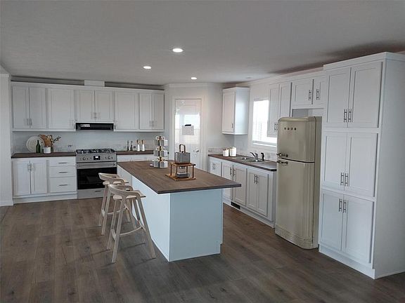 5th image of 898 N Ramah Hwy