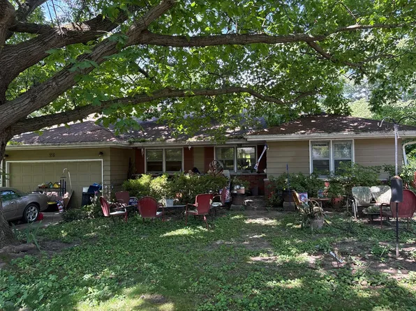 25 Sunset Dr, Jacksonville, IL 62650