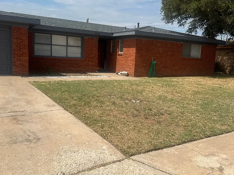 4209 Fernwood St — Photo 1