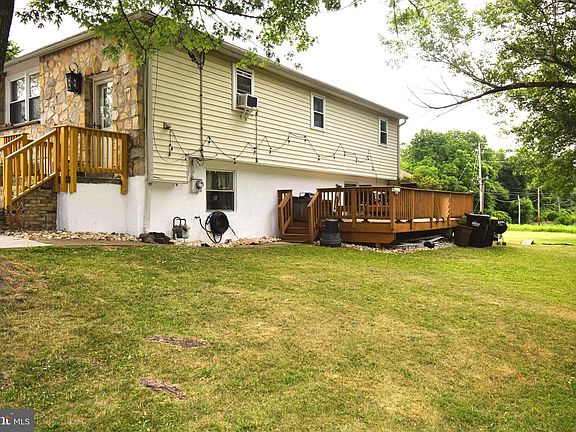 3rd image of 827 Pennbrook Ave