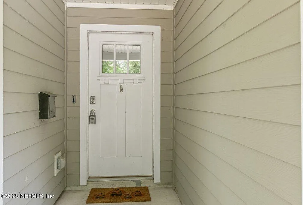 4 bed, 2.0 bath, 1619 sqft, $2,400 — Photo 3