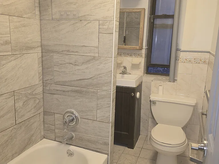225 S 3rd St #6 — Photo 5