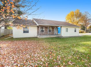 881 W Grand River Ave, Portland, MI