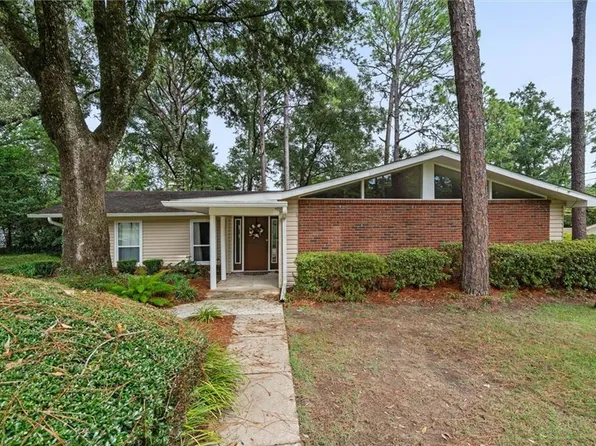 1018 Woodside Dr W, Mobile, AL 36608