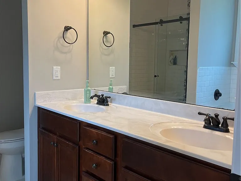 233 Fairfax Dr — Photo 8