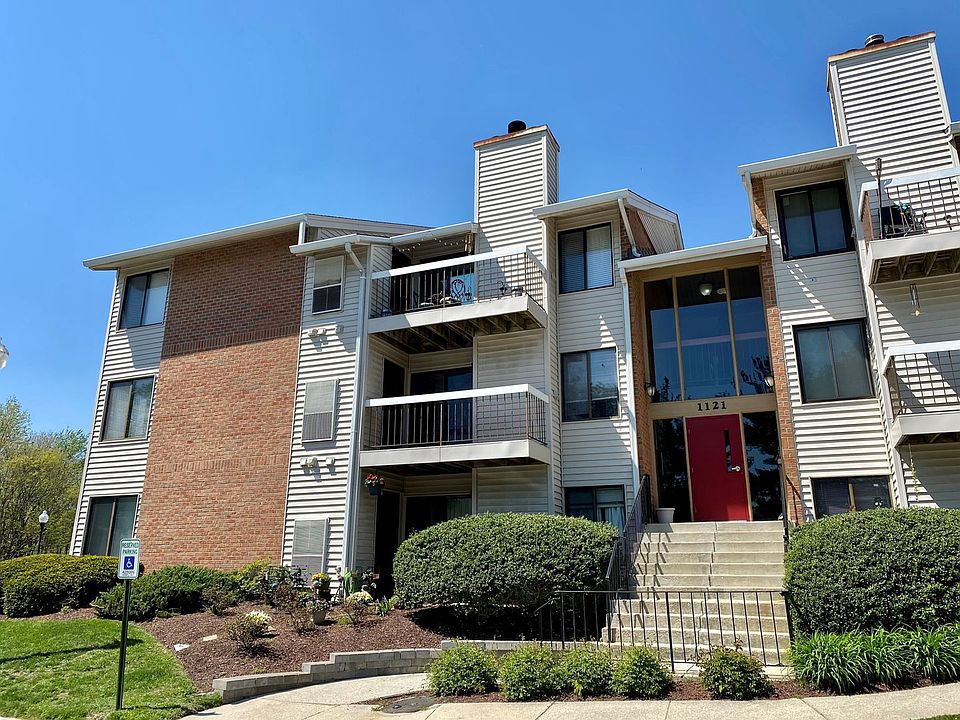 1st image of 1121 Castle Harbour Way Unit 2D