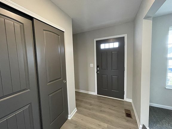 2nd image of 135 Holly Oak Ct