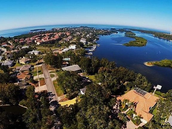 3rd image of 1422 Circle Dr