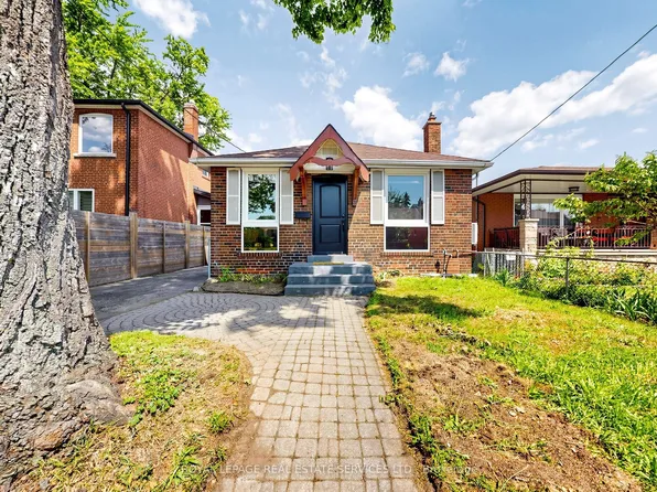 31 Rosemeade Ave, Toronto, ON M8Y 3A2