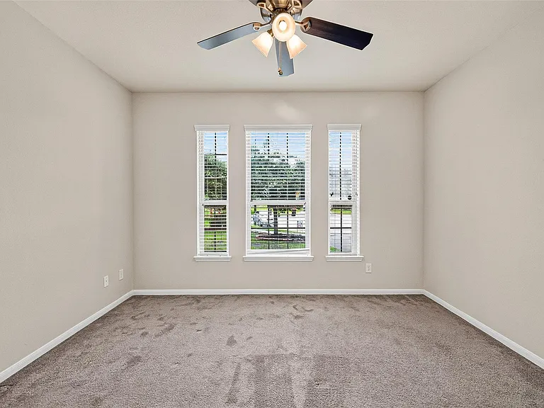 2931 Oakdale Landing Ct — Photo 39