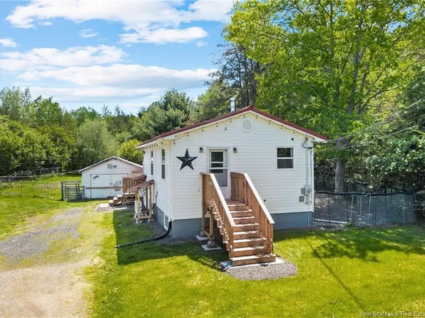 90 Queen St, Chipman, NB E4A 2K2