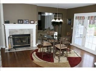 8472 Suffolk Dr, Rockford, IL