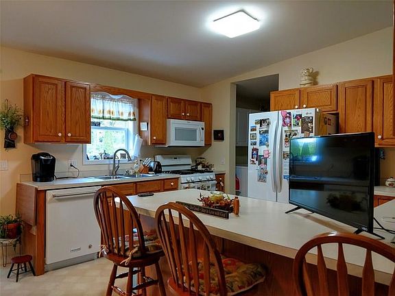 5th image of 1702 Oak Leaf Ln