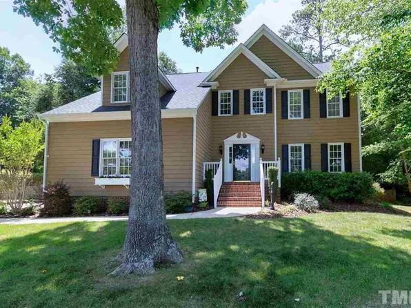 106 Highlands Lake Dr, Cary, NC 27518