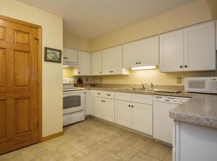 205 Williams St APT 9, Williams Bay, WI 53191