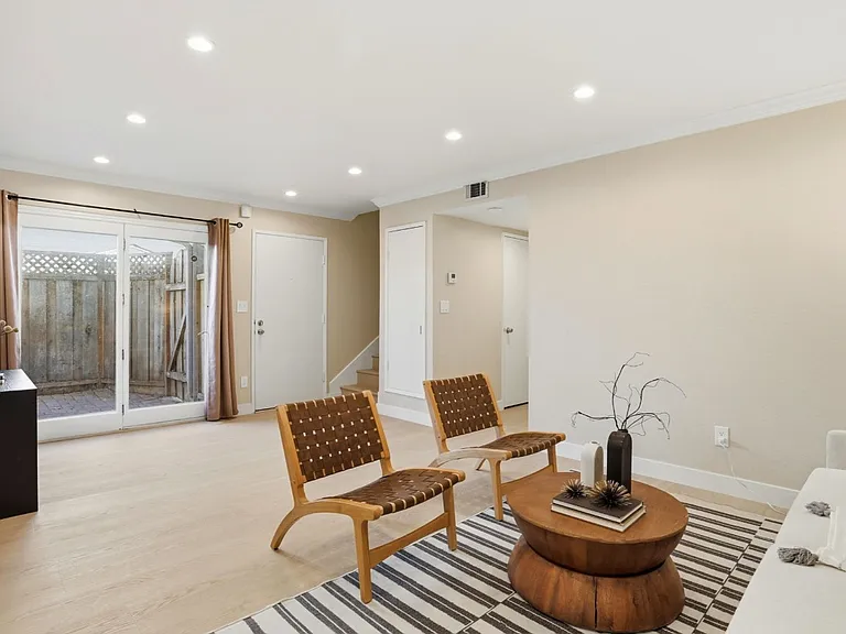 540 Groth Pl — Photo 6
