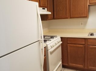 32 Tree Dr, Newport News, VA 23606