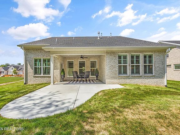 5th image of 12638 Red Poppy Dr