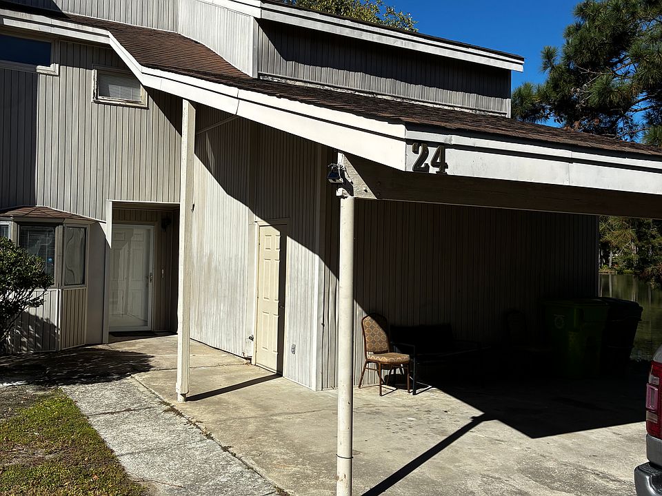 1st image of 24 Royalgate Dr #24