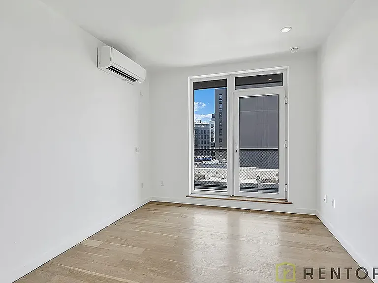 1875 Atlantic Ave #204R — Photo 4