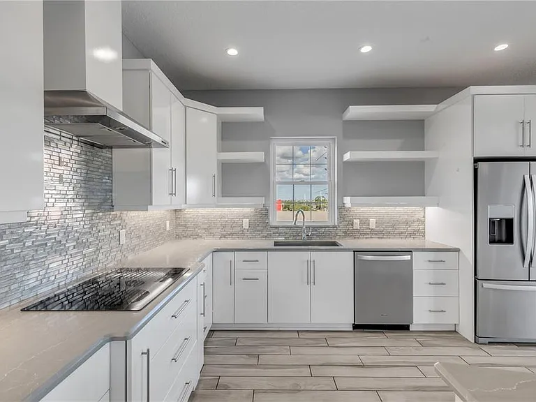 701 E 3rd Ave #PENTHOUSE — Photo 2
