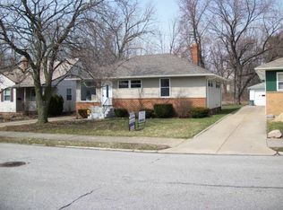 12805 Park Knoll Dr, Garfield Heights, OH