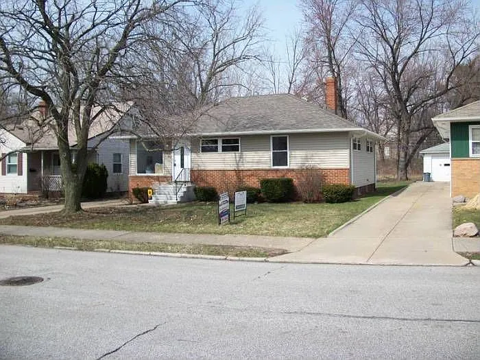12805 Park Knoll Dr photo 1
