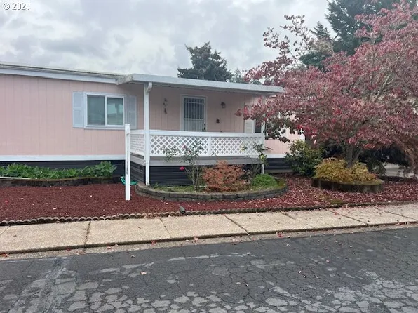 658 S 57th St Space 67, Springfield, OR 97478