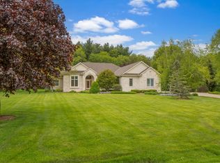 213 Crooked Stick Pass, North Prairie, WI 53153