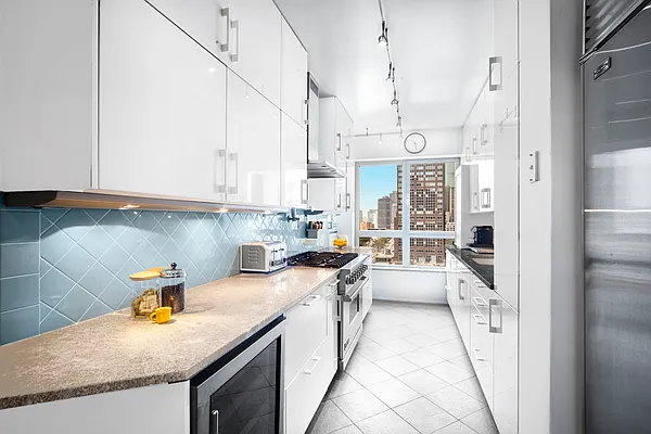 Rented by Compass | media 11