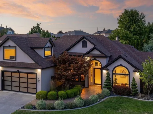 1022 Meadow Hills Dr, Richland, WA 99352