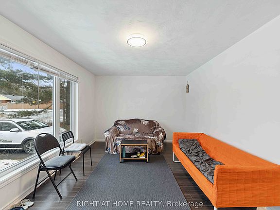 5th image of 1274 Cobden Rd E