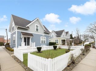 38 Greene St APT 7, East Greenwich, RI 02818