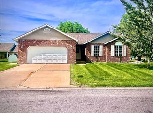 611 W 2nd St, Aviston, IL 62216