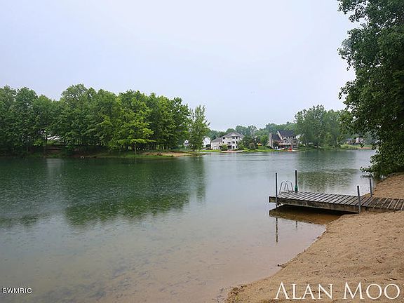 2nd image of 6024 Arroyo Vista Dr NE