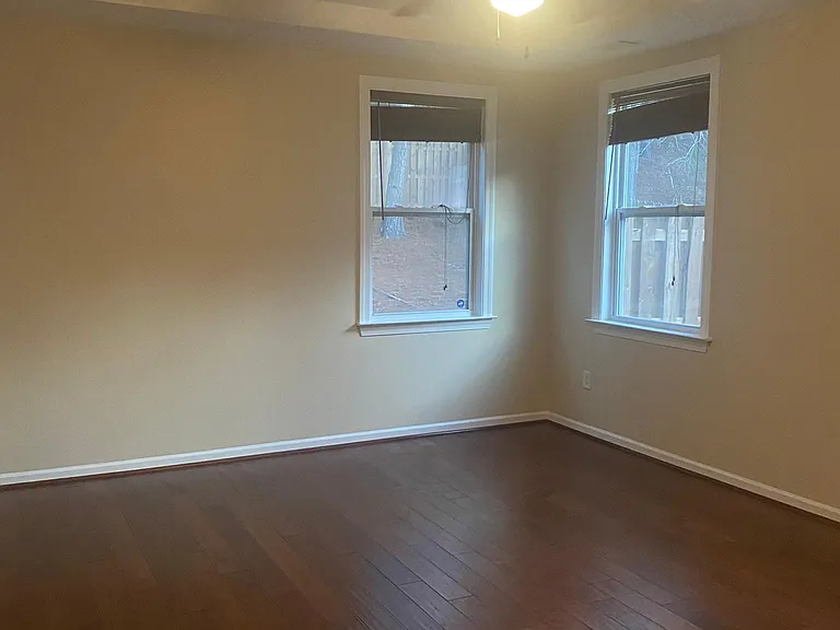 345 Southgate Dr — Photo 9