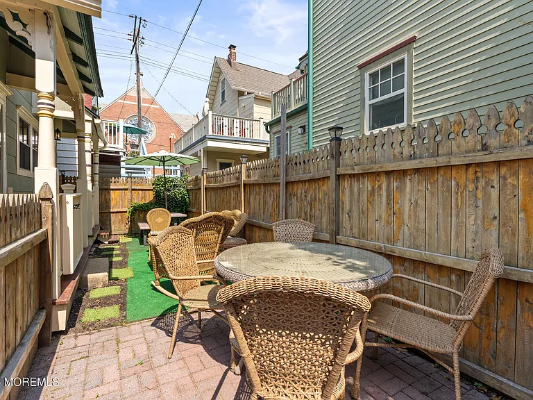 75 Webb Ave #FULL HOUSE WEEKLY — Photo 25
