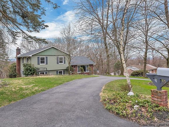 3rd image of 25 Lauretta Drive