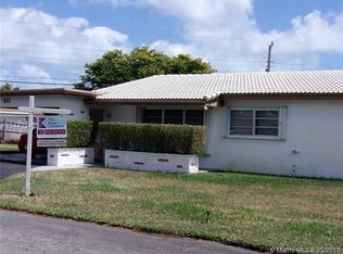 211 Lawn Acres Cir, Hollywood, FL 33023