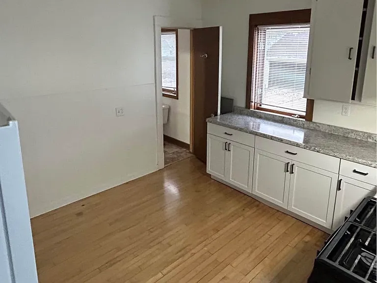 1431 Ohio St — Photo 3