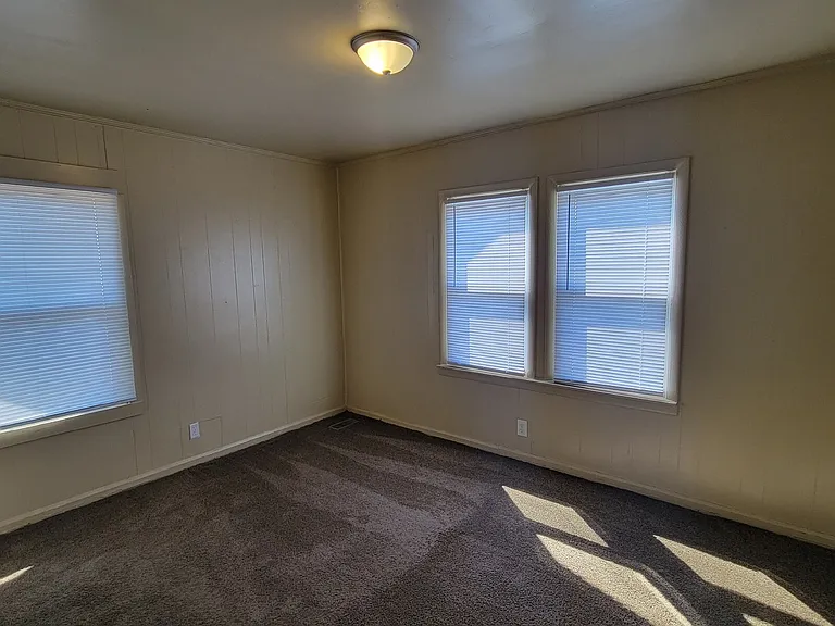 1134 E Kelly St — Photo 8