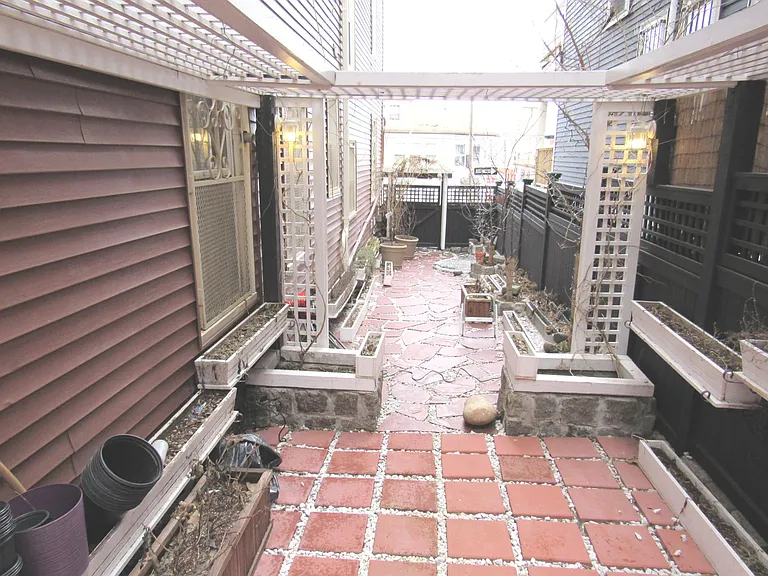 188 Hillside St #2 — Photo 8