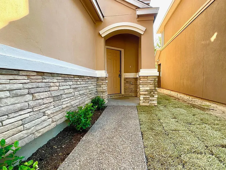 9310 Albany Dr #42 — Photo 2
