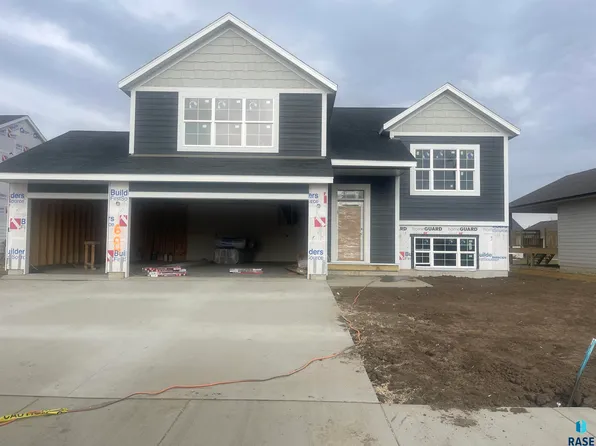 604 Hillside St, Harrisburg, SD 57032